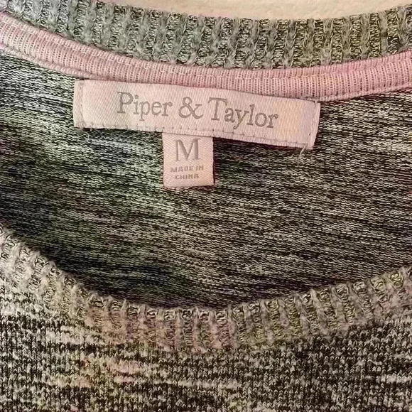 Piper &Taylor grey high / low sweater - Picture 3 of 6
